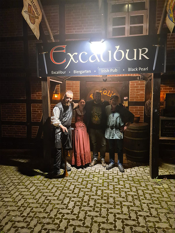 Versengold und Leonardt Wildt zu Besuch im Excalibur